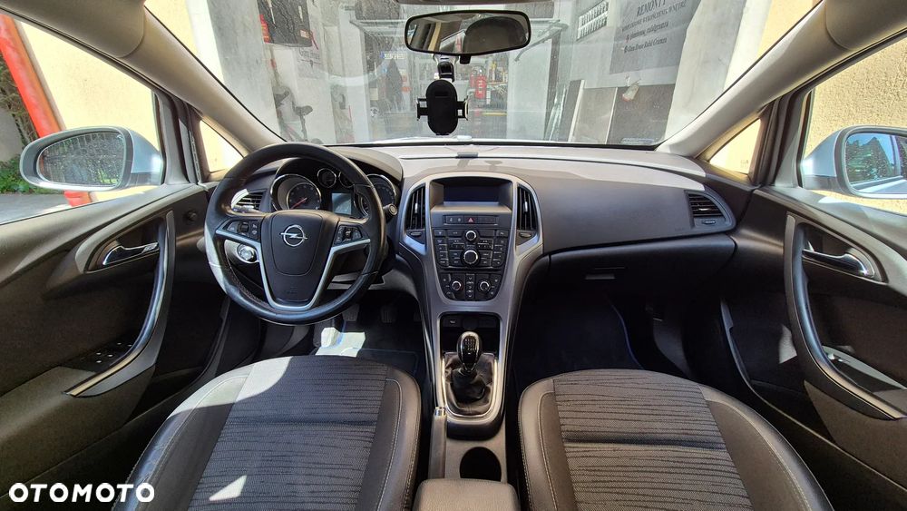 Opel Astra 1.4 T Enjoy EU6 - 14