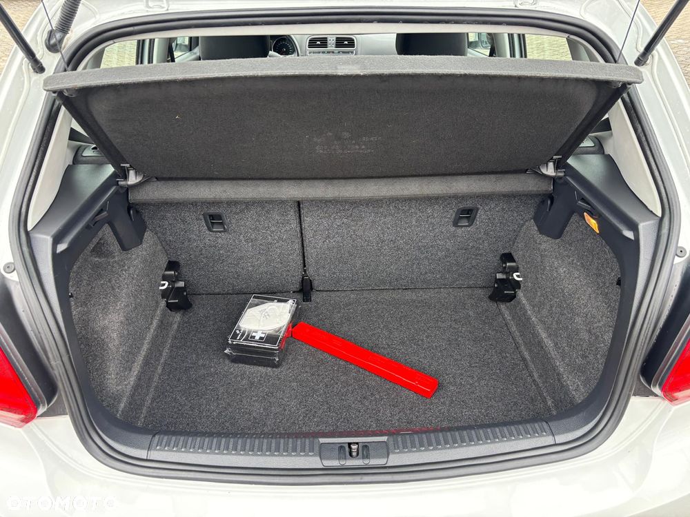 Volkswagen Polo 1.4 TDI Blue Motion Technology Lounge - 31