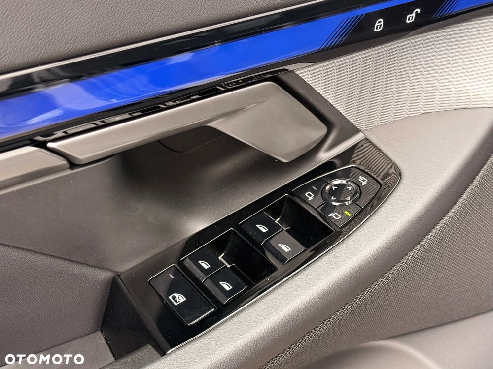 BMW Seria 5 520d xDrive - 26