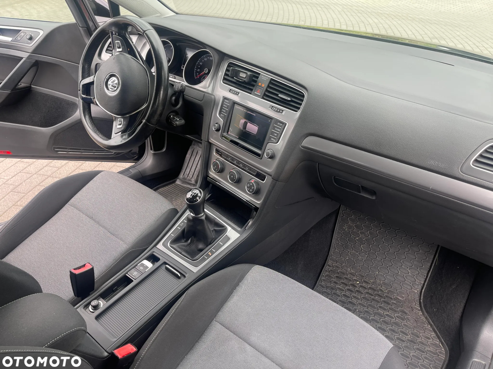 Volkswagen Golf VII 1.6 TDI BlueMotion Trendline - 9