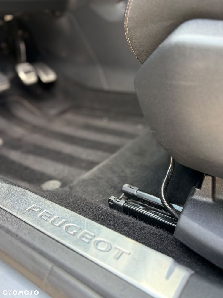 Peugeot 5008 - 16