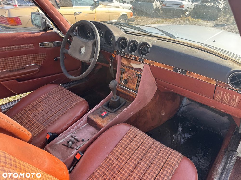 Mercedes-Benz SLC - 22