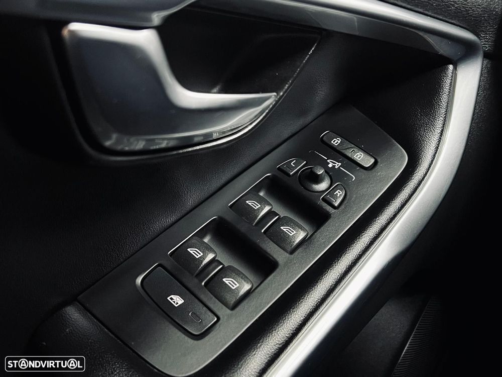 Volvo V40 1.6 D2 R-Design - 31