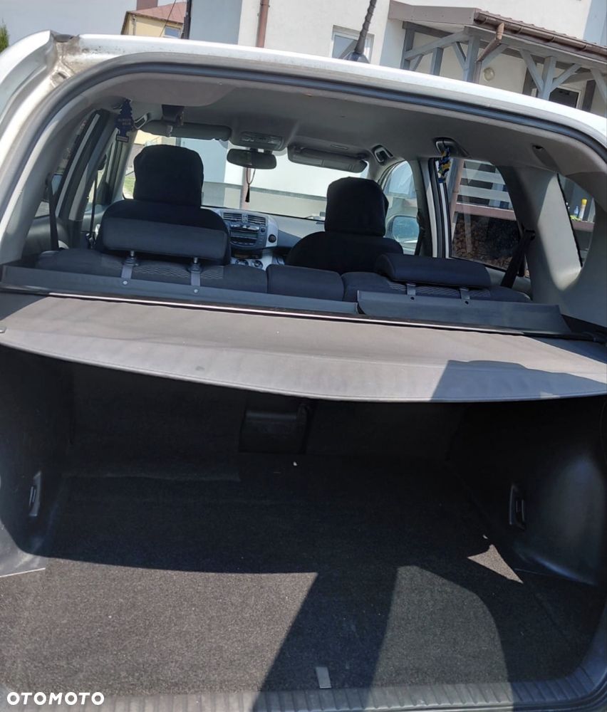 Toyota RAV4 - 7