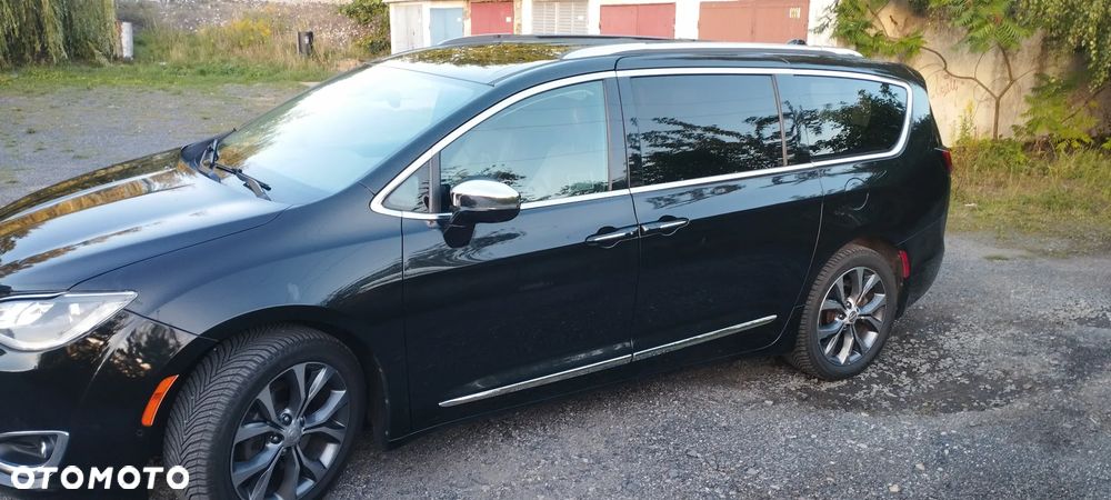 Chrysler Pacifica - 9