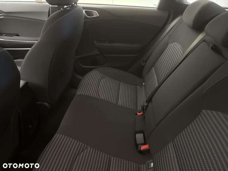 Kia Ceed 1.5 T-GDI M - 21
