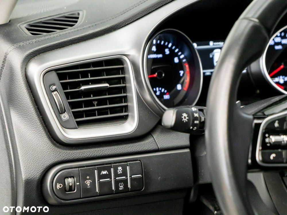 Kia Ceed 1.5 T-GDI M DCT - 24