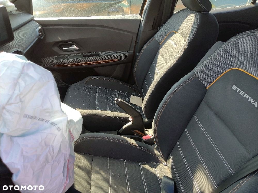 Dacia Sandero Stepway TCe 100 Celebration - 6