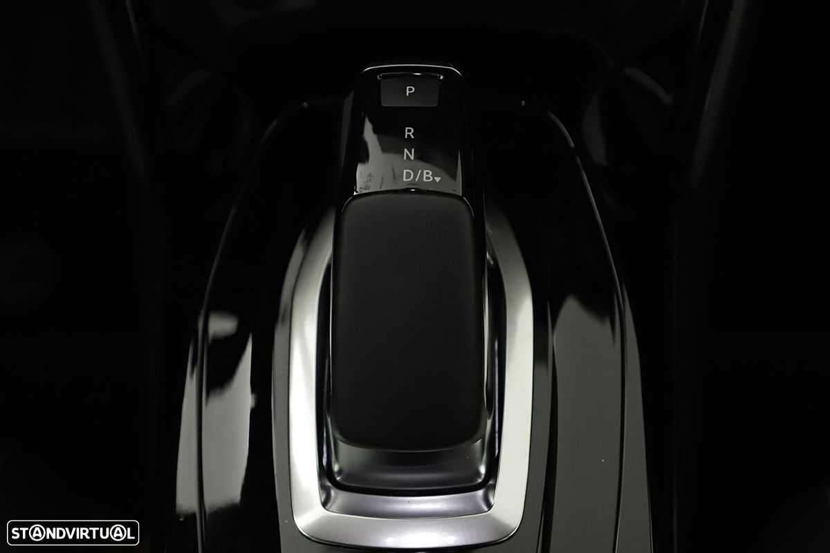 Peugeot e-2008 - 12