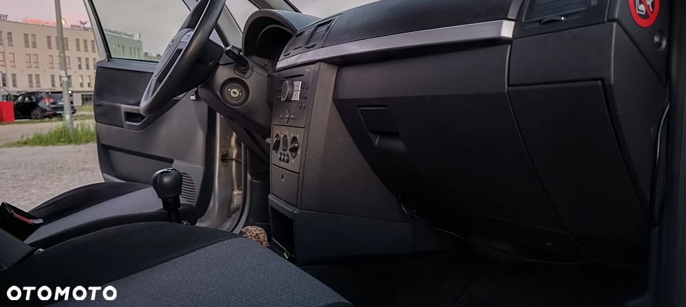 Opel Meriva - 24