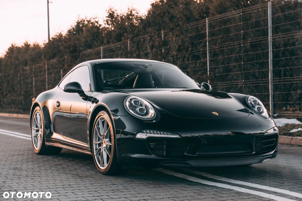 Porsche 911 Carrera 4S - 9
