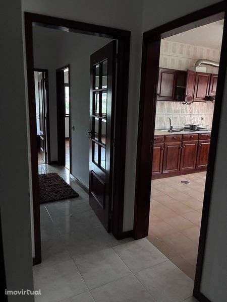 T2 mobilado com garagem – Lagares (Felgueiras) - Grande imagem: 3/8