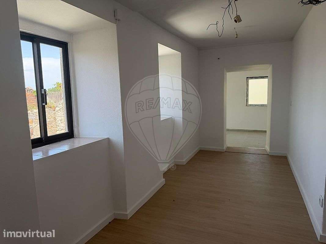 Moradia T2 para venda - Grande imagem: 2/11