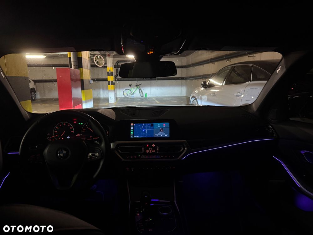 BMW Seria 3 330i Sport Line - 17