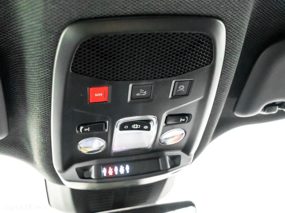 Jeep Avenger 1.2 T3 mHEV Black Edition FWD eDCT6 - 28