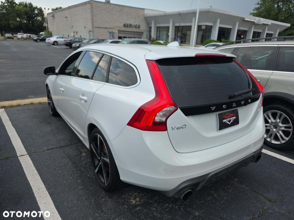 Volvo V60 T6 AWD R-Design - 5