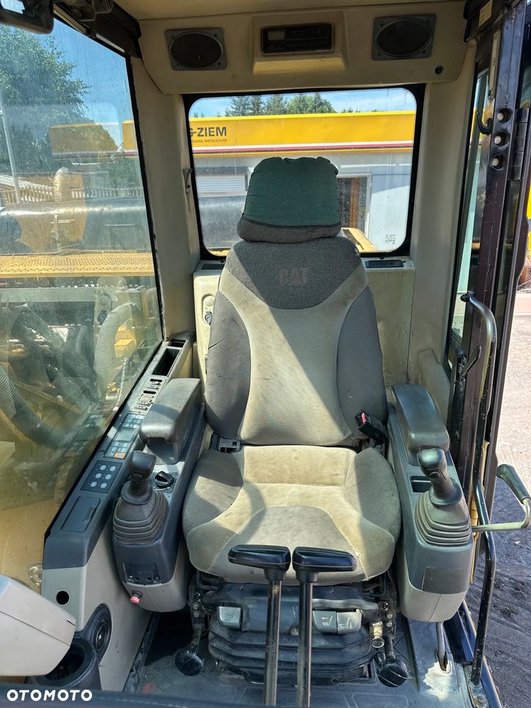 Caterpillar Używana koparka gąsienicowa CAT 318C - 4