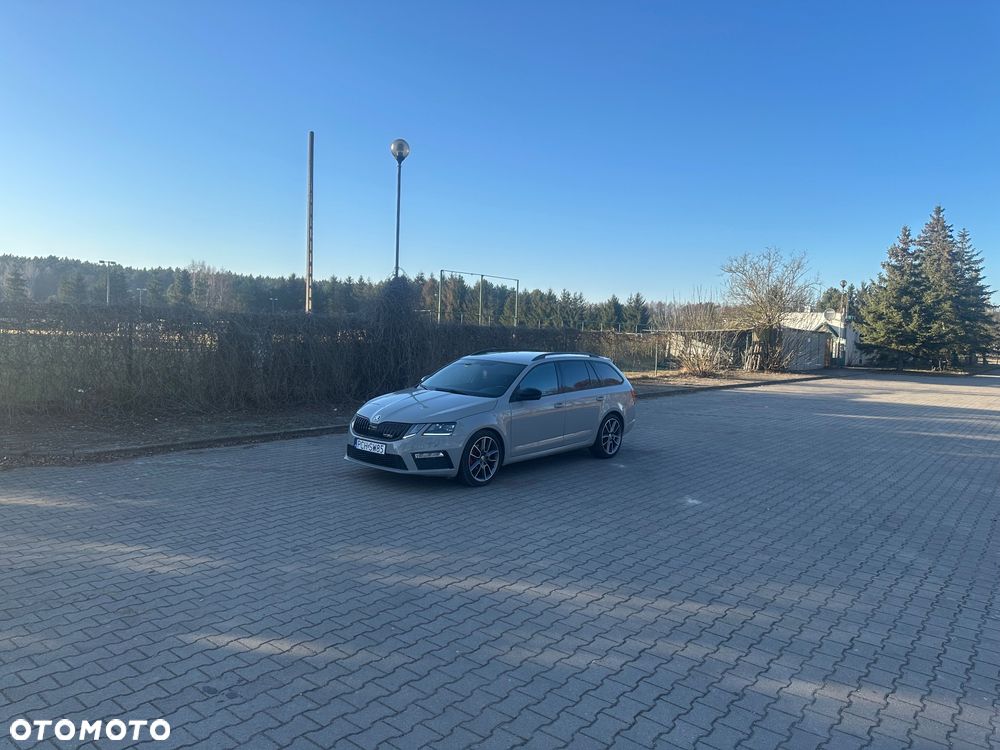 Skoda Octavia 2.0 TDI DSG RS - 9