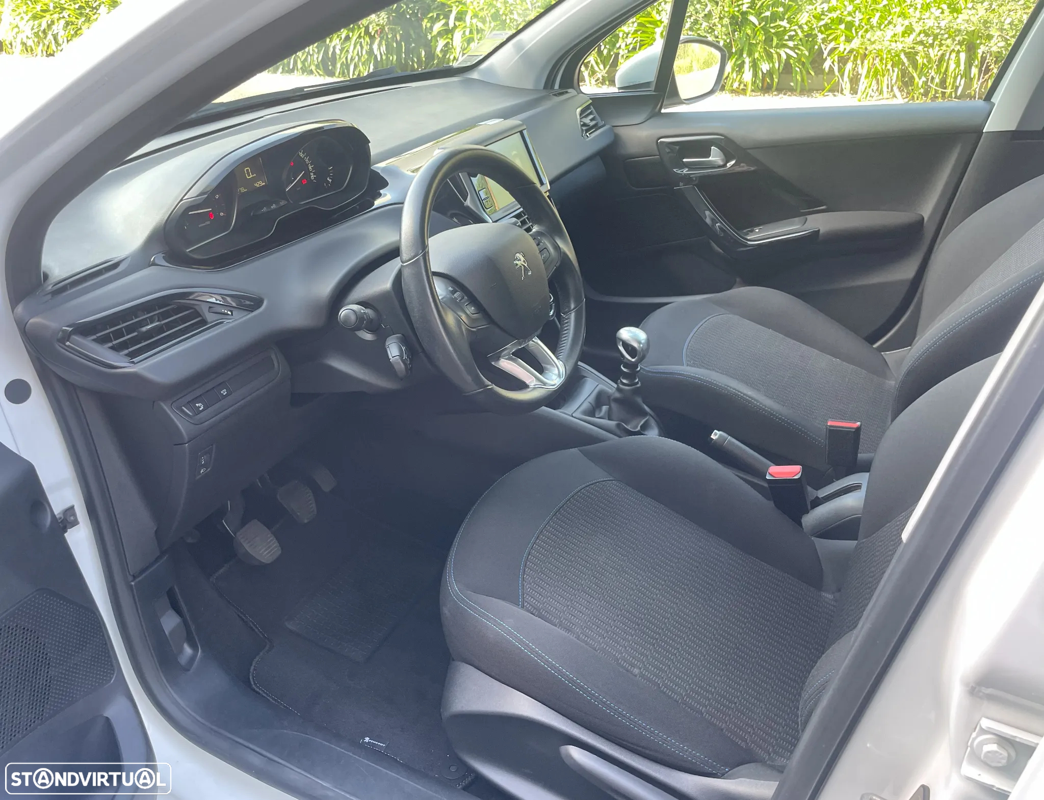 Peugeot 208 1.5 BlueHDi Signature - 10