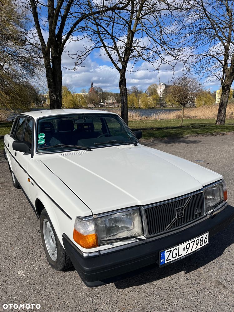 Volvo Seria 200 - 1