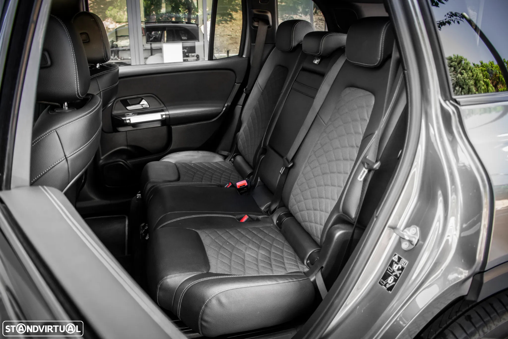Mercedes-Benz GLB 200 d 4Matic - 38