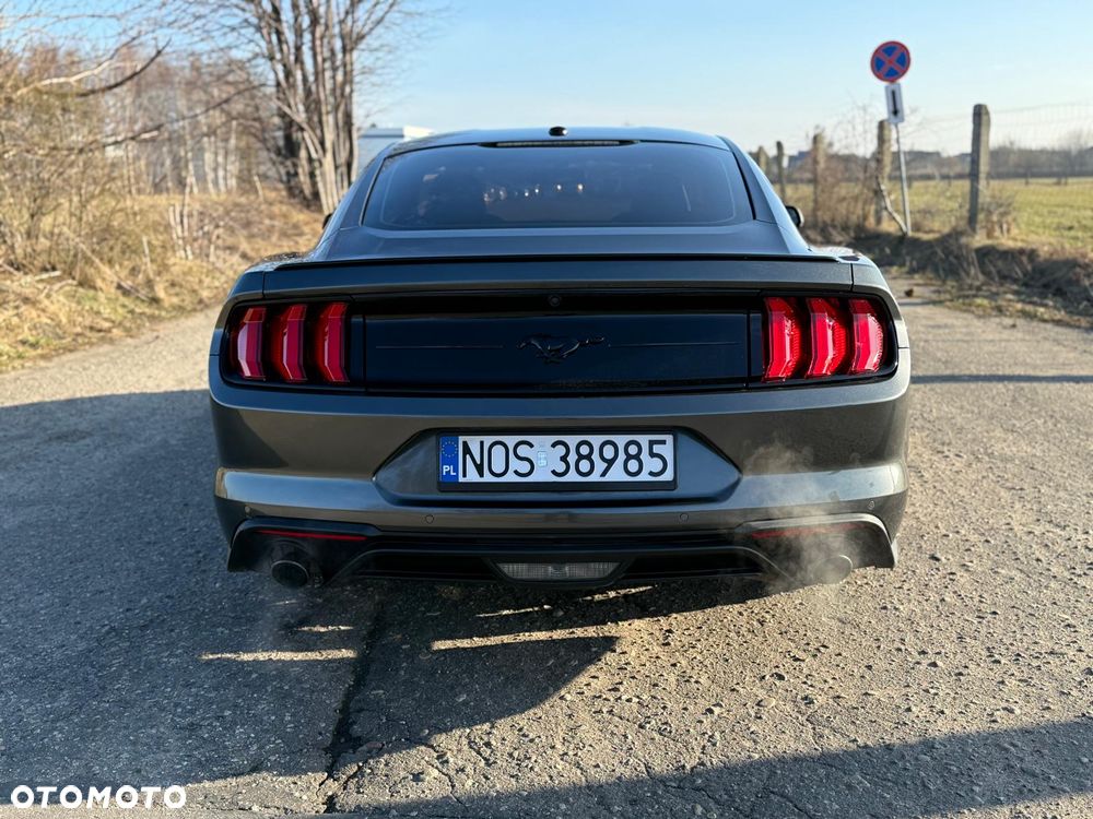 Ford Mustang - 5