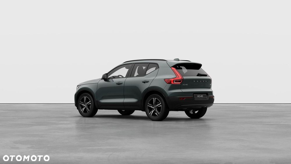 Volvo XC 40 B3 Plus Dark - 8
