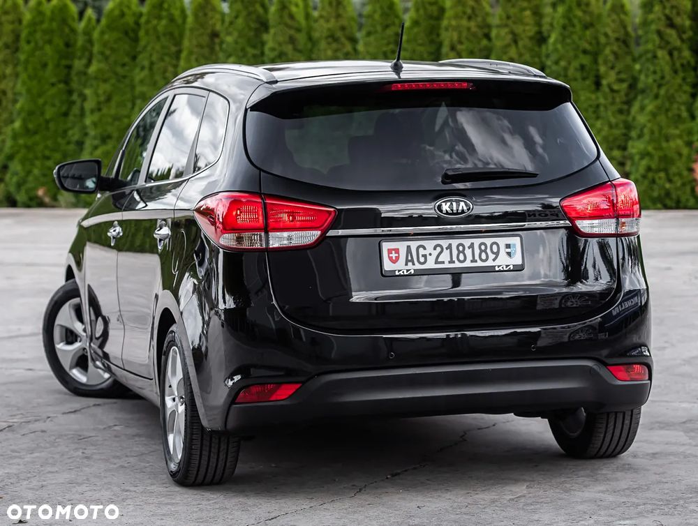 Kia Carens - 8