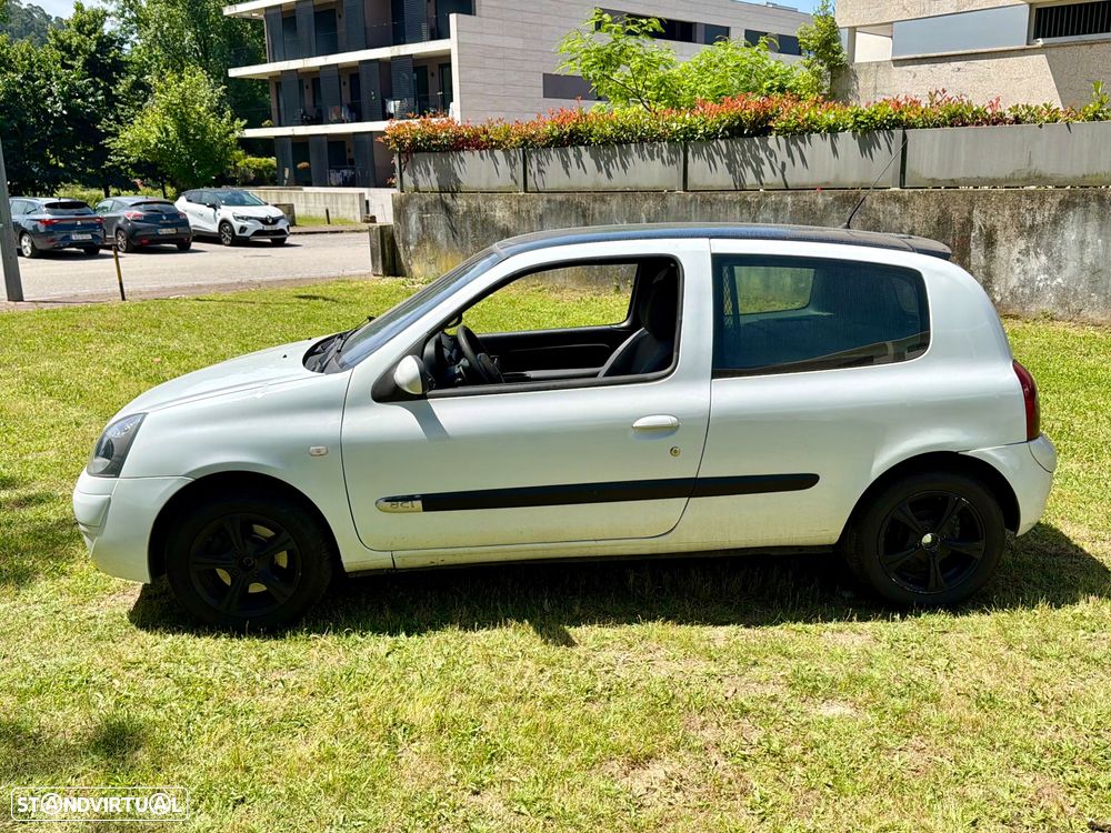 Renault Clio - 33