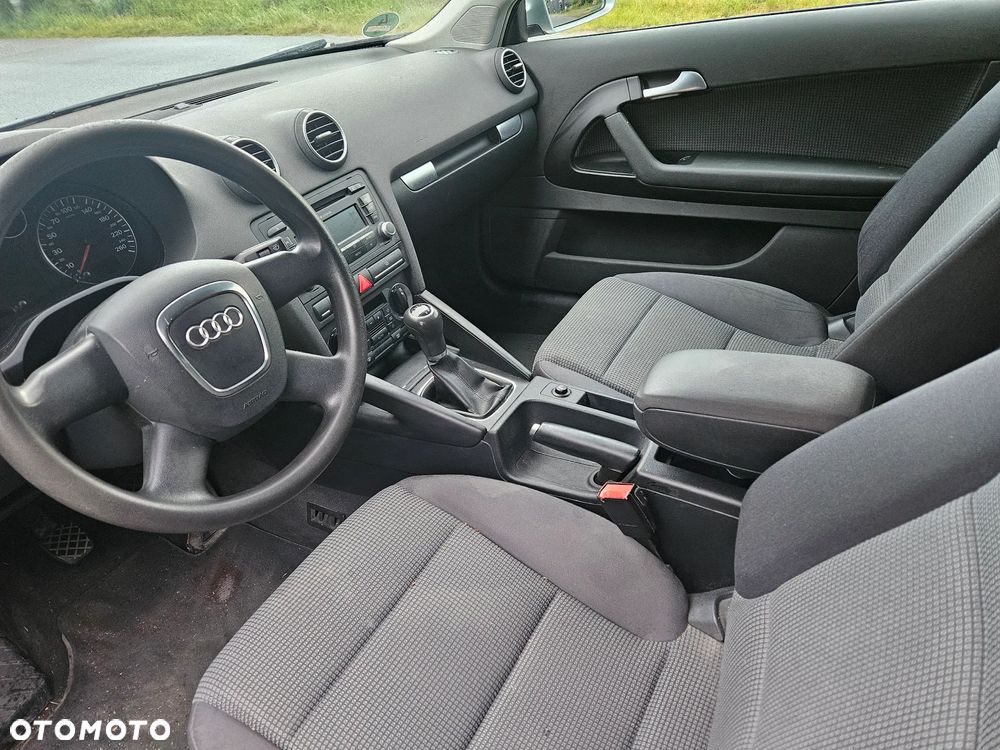 Audi A3 3-drzwiowe 1.6 Ambition - 4