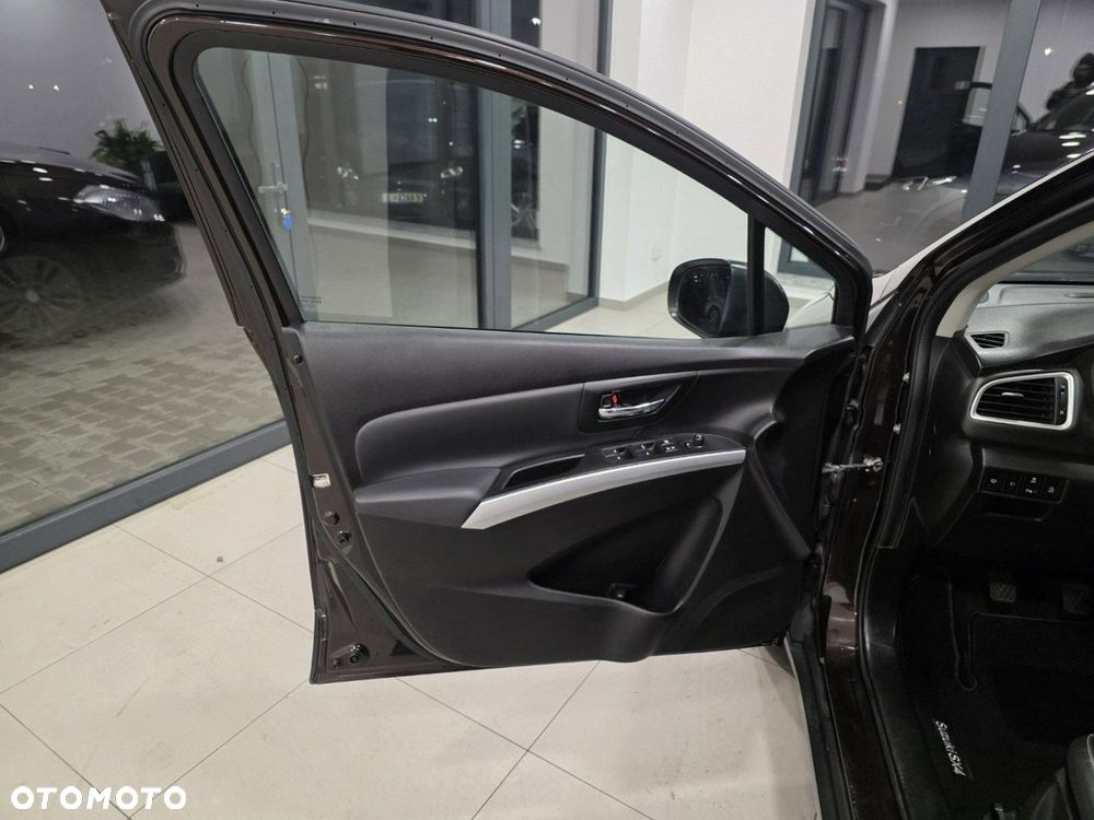 Suzuki SX4 S-Cross 1.6 XLED - 12