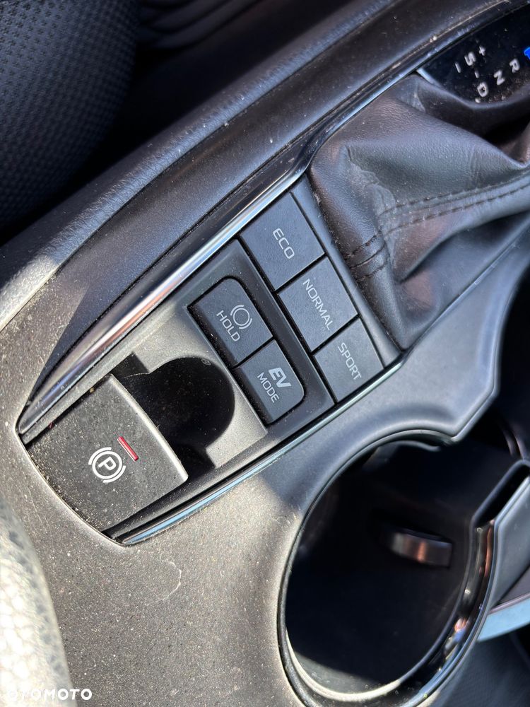Toyota Camry 2.5 Hybrid Comfort CVT - 22