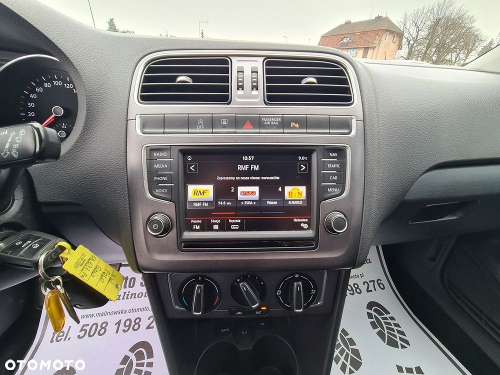 Volkswagen Polo 1.4 TDI Blue Motion Technology Lounge - 14