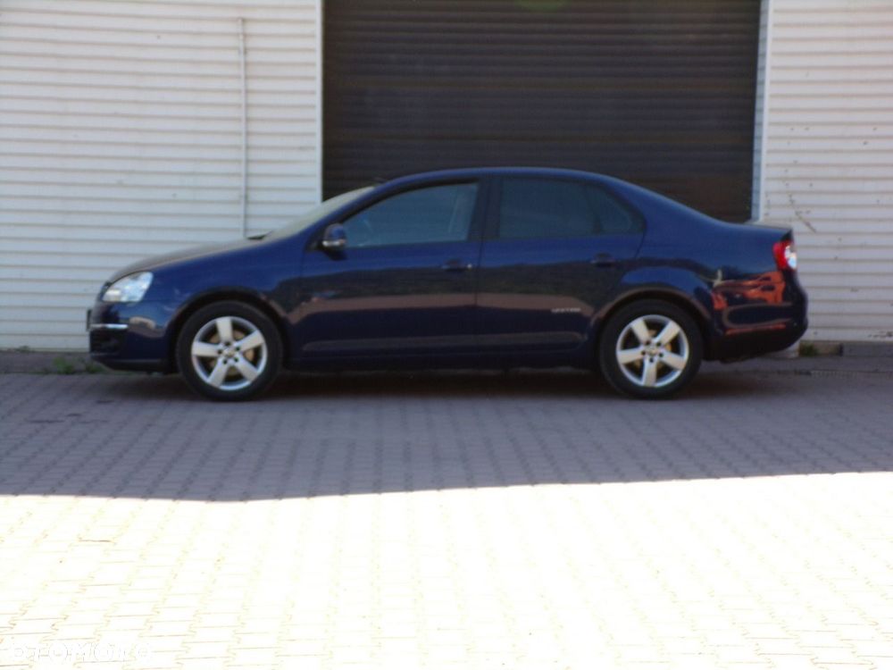 Volkswagen Jetta - 9