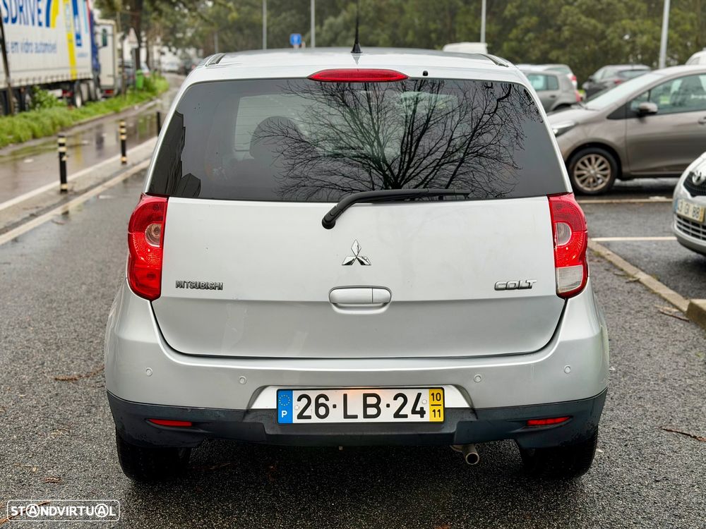 Mitsubishi Colt - 5