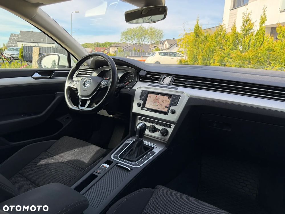 Volkswagen Passat 2.0 TDI BMT Comfortline DSG - 16