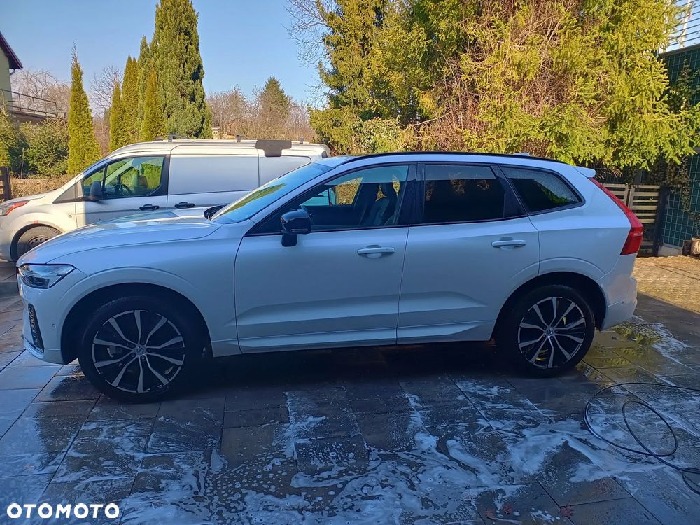 Volvo XC 60 B5 B AWD Plus Dark - 19