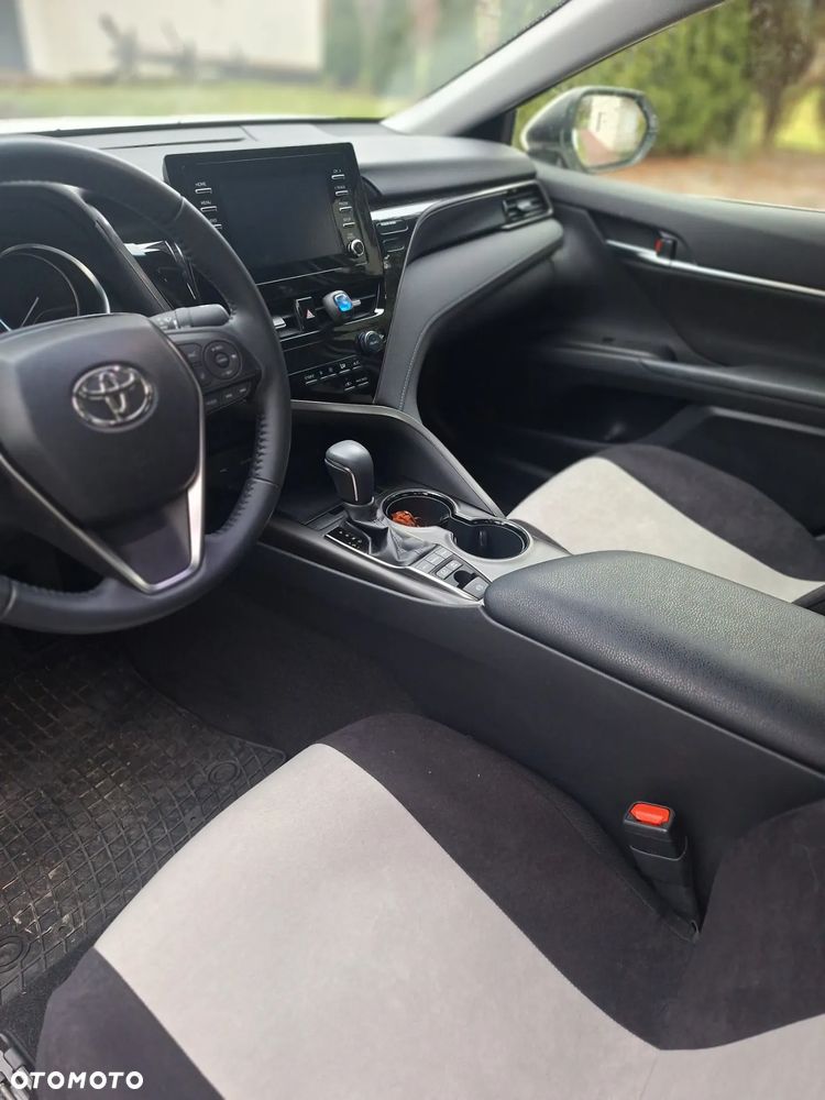 Toyota Camry 2.5 Hybrid Comfort CVT - 9