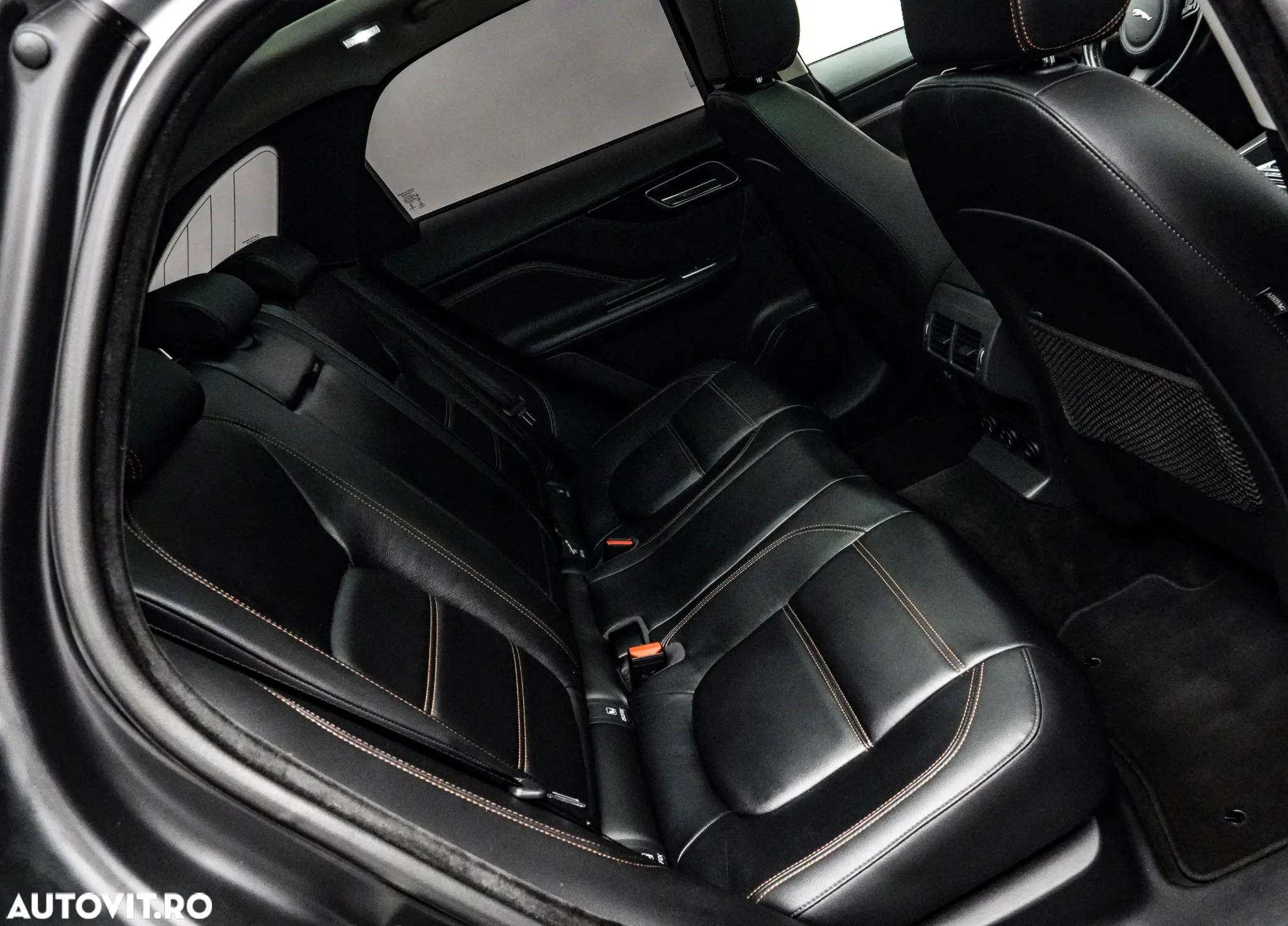 Jaguar F-Pace 20d AWD Prestige - 17