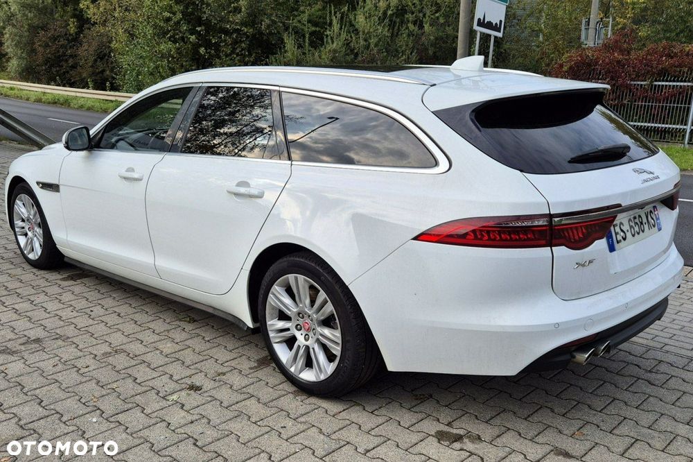 Jaguar XF 20d Sportbrake Prestige - 4