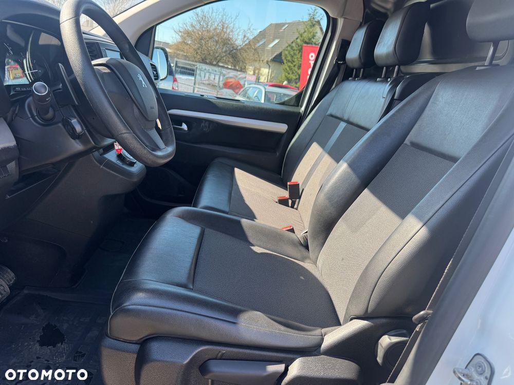 Peugeot Expert Kombi Standard 2,8t EAT8 - 18