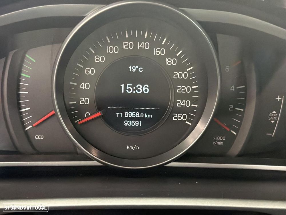 Volvo V40 2.0 D3 Momentum - 6