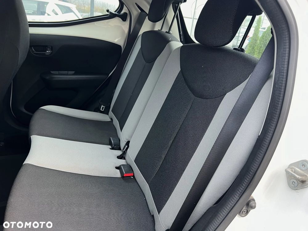 Toyota Aygo x-clusive Style Selection - 24