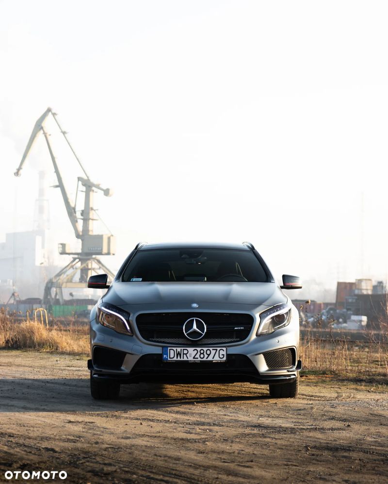 Mercedes-Benz GLA - 14