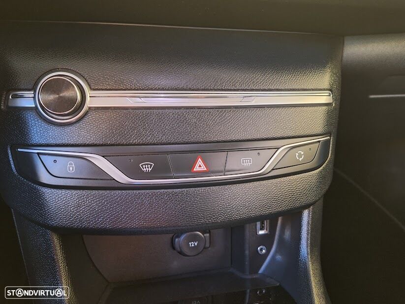 Peugeot 308 SW 1.6 BlueHDi Active - 26