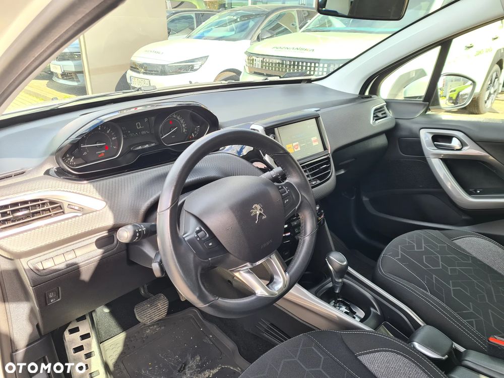 Peugeot 2008 1.2 Pure Tech Style S&S EAT6 - 9