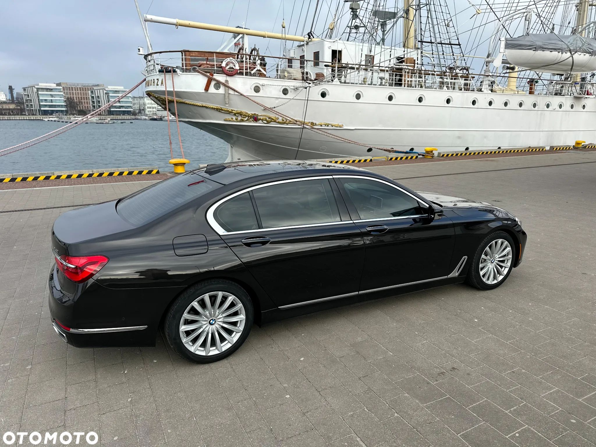 BMW Seria 7 740Li - 1