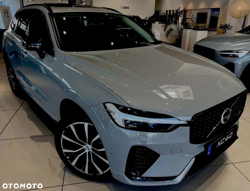Volvo XC 60 B5 B AWD Plus Dark - 15