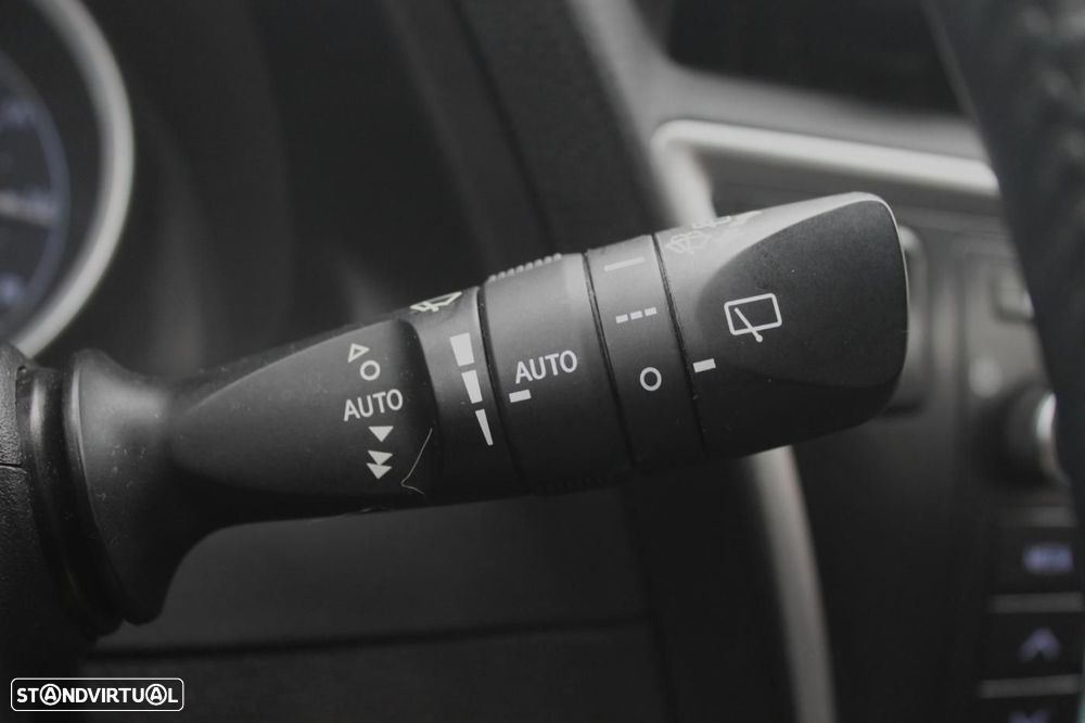 Toyota Auris 1.4 D-4D Exclusive - 28