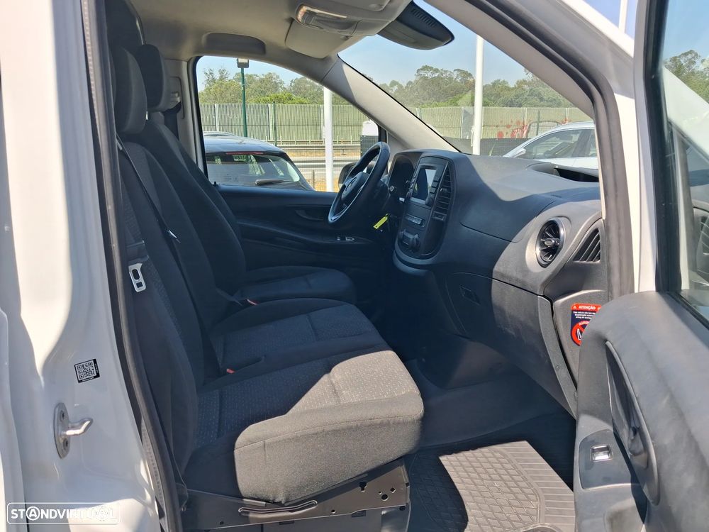 Mercedes-Benz Vito Furgão Standard 116CDI/32 - 11